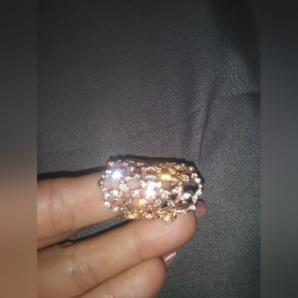 NWOT Ornate Victorian motif ring rose gold plated - Picture 3 of 9